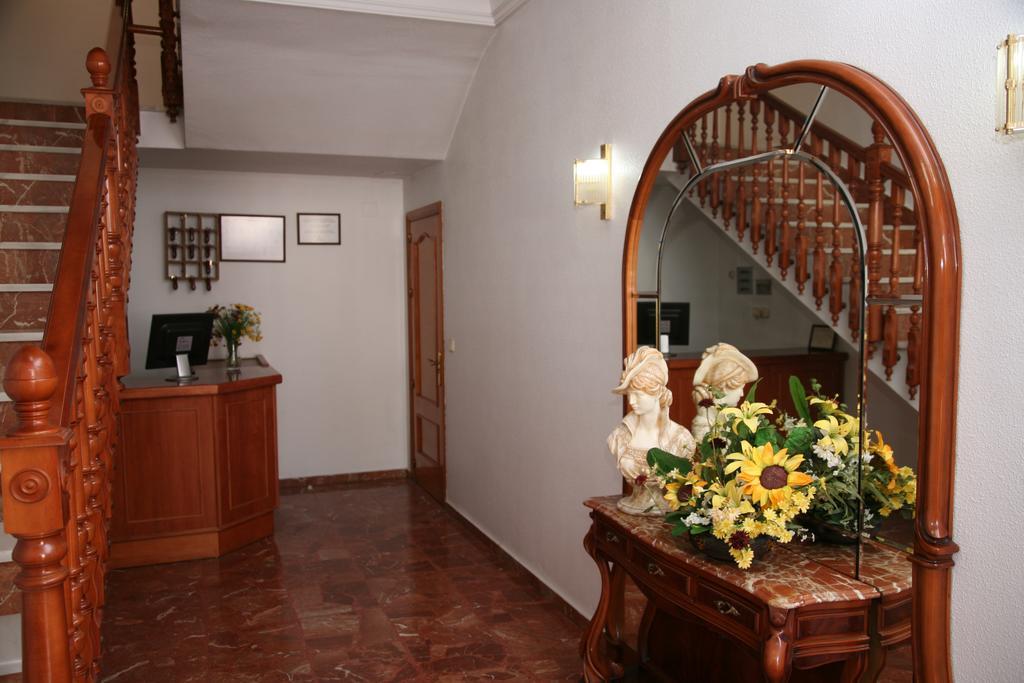 Hostal Santa Barbara Socuellamos Exterior photo